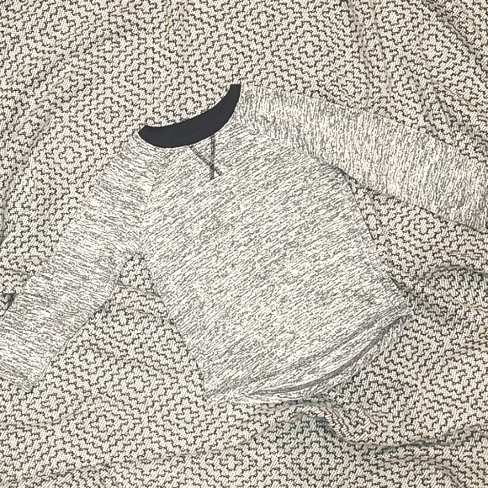 Black and White Heather Long Sleeve T-shirt Size 4T
